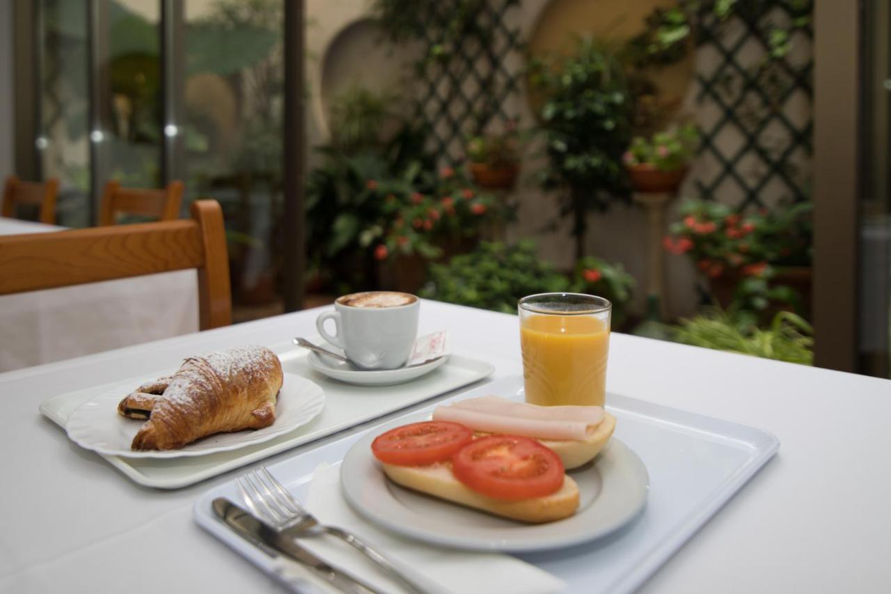 Hotel Abelay Palma de Mallorca Bagian luar foto